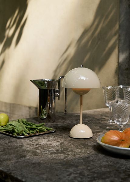 &tradition Flowerpot VP9 Oppladbar Bordlampe Ivory